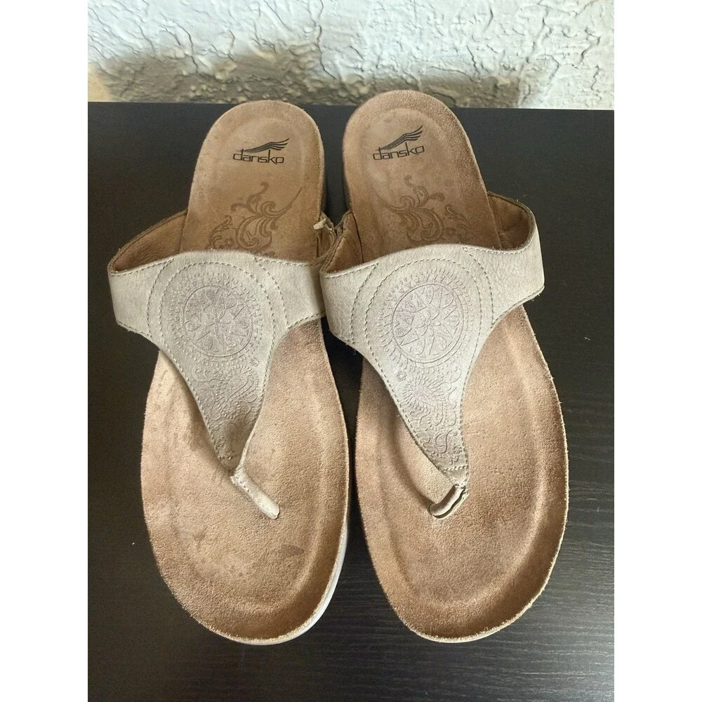 Dansko Priya Sandals Womens Thong Slip On Wedge Heels Leather Tan SZ 38